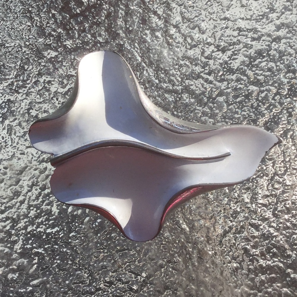 Abstract leaf pin